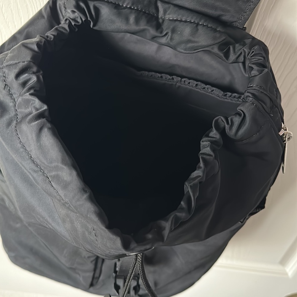 LULULEMON Backpack! 😎 - Picture 7 of 7